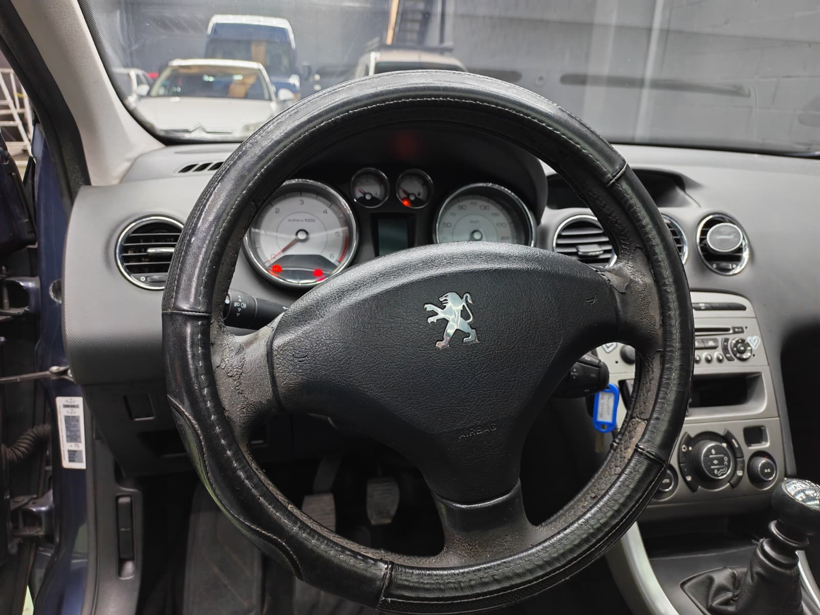 PEUGEOT 308 - 2.0HDI: imagen 11